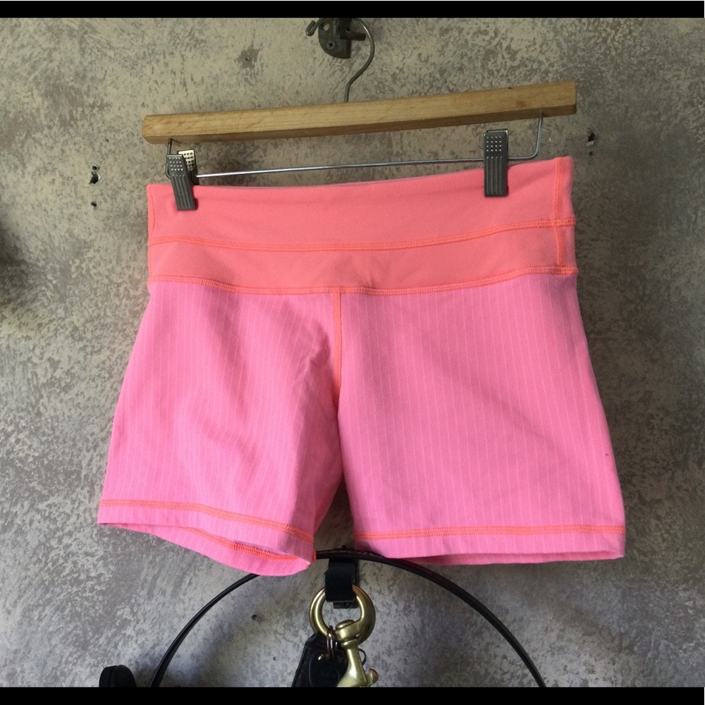 LULULEMON short size 6 good condition